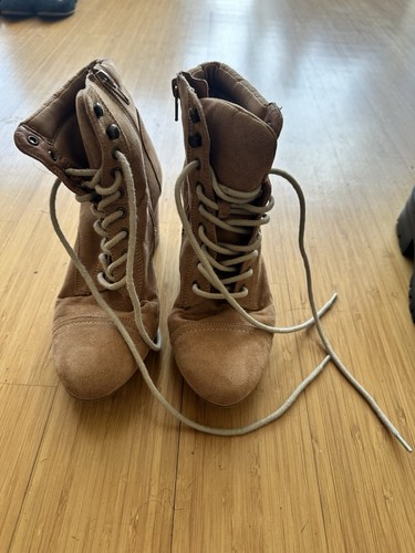 Madden Girl Women’s Size 6.5 Beige Faux Suede Western Boots - photo 2