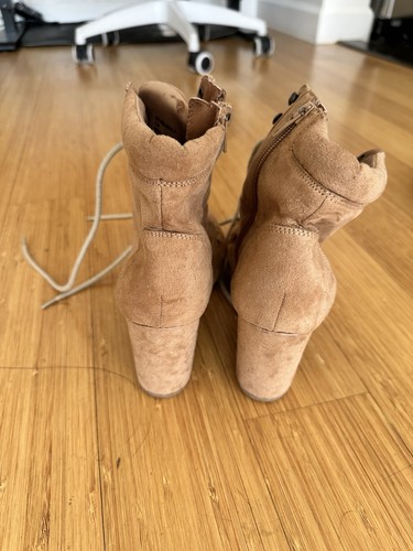 Madden Girl Women’s Size 6.5 Beige Faux Suede Western Boots - photo 3