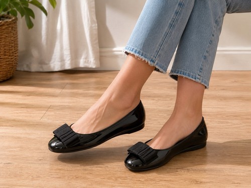 Clarks Women's 6.5 Black Patent Leather Ballet Flats