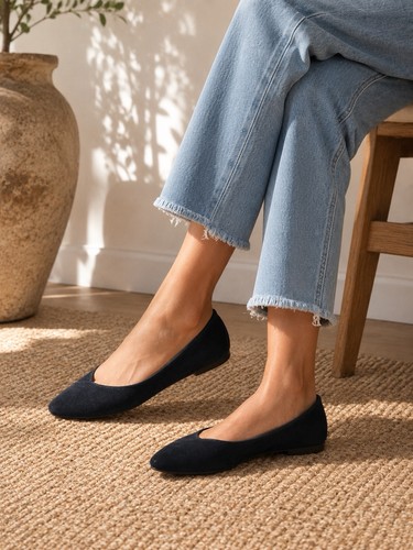 TOMS Women's Black Suede Ballet Flats Slip-On Almond Toe 6.5