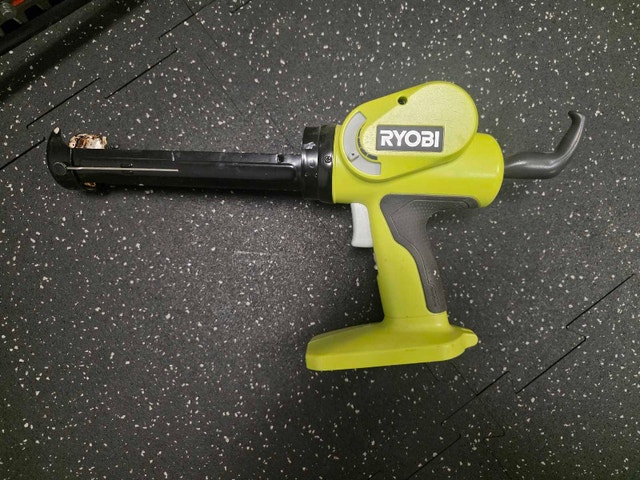 RYOBI 18V ONE+ Cordless Caulk & Adhesive Gun (P310G) – Tool Only - photo 3