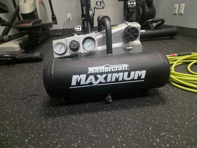 MAXIMUM 5 Gallon 2 HP Air Compressor + Flexzilla Hose