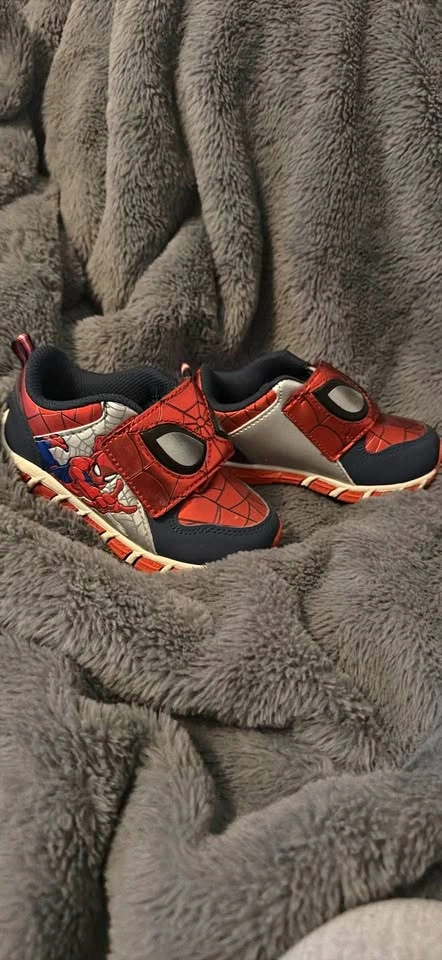 Marvel Spider-Man size 8 toddler shoes