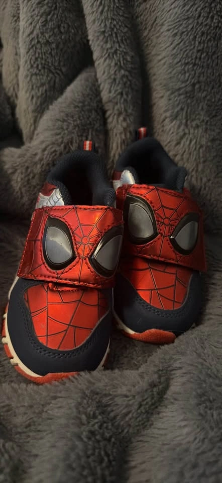 Marvel Spider-Man size 8 toddler shoes - photo 2