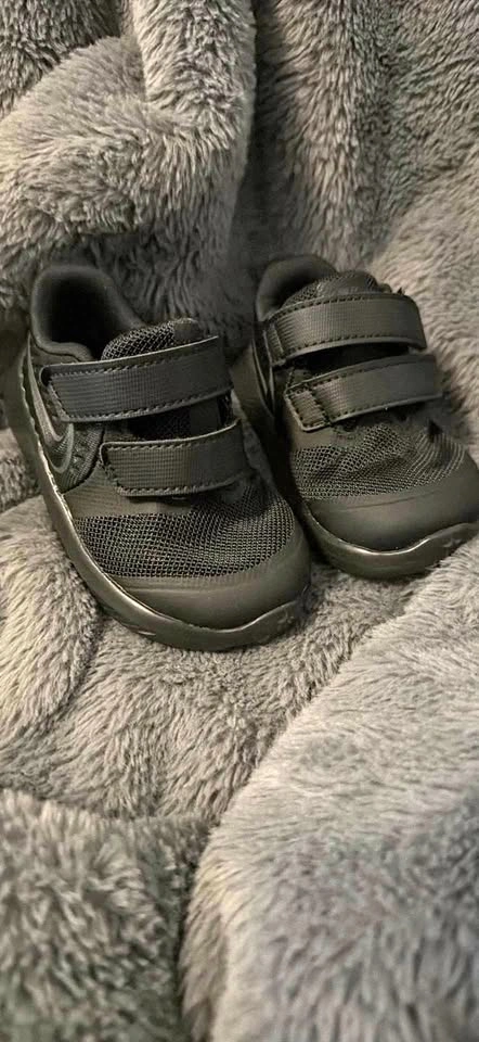 Nike Toddler Shoes Size 5C – Black/Green