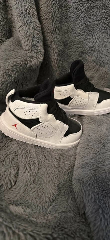 Toddler 6C Air Jordan Access 'White Black' sneaker