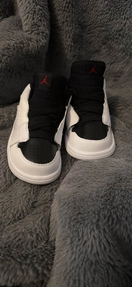 Toddler 6C Air Jordan Access 'White Black' sneaker - photo 2