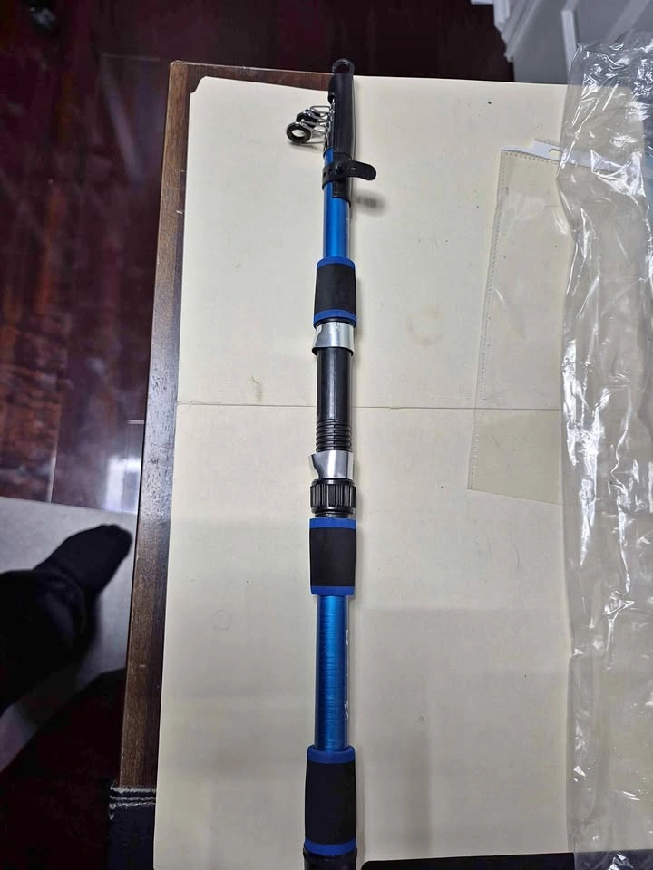 Retractable travel fishing rod new