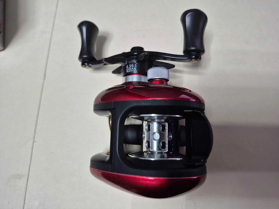 New Invader 600 baitcaster fishing reel - photo 3