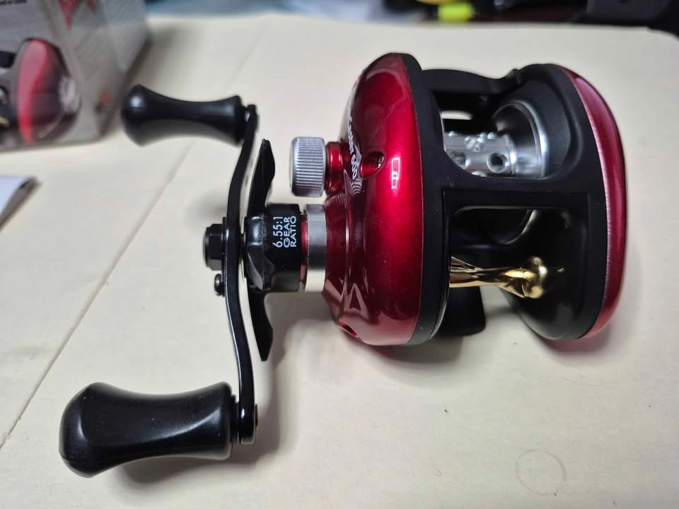 New Invader 600 baitcaster fishing reel - photo 4