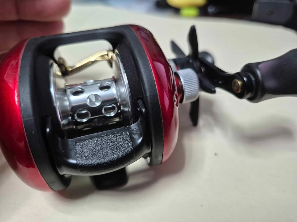 New Invader 600 baitcaster fishing reel - photo 5