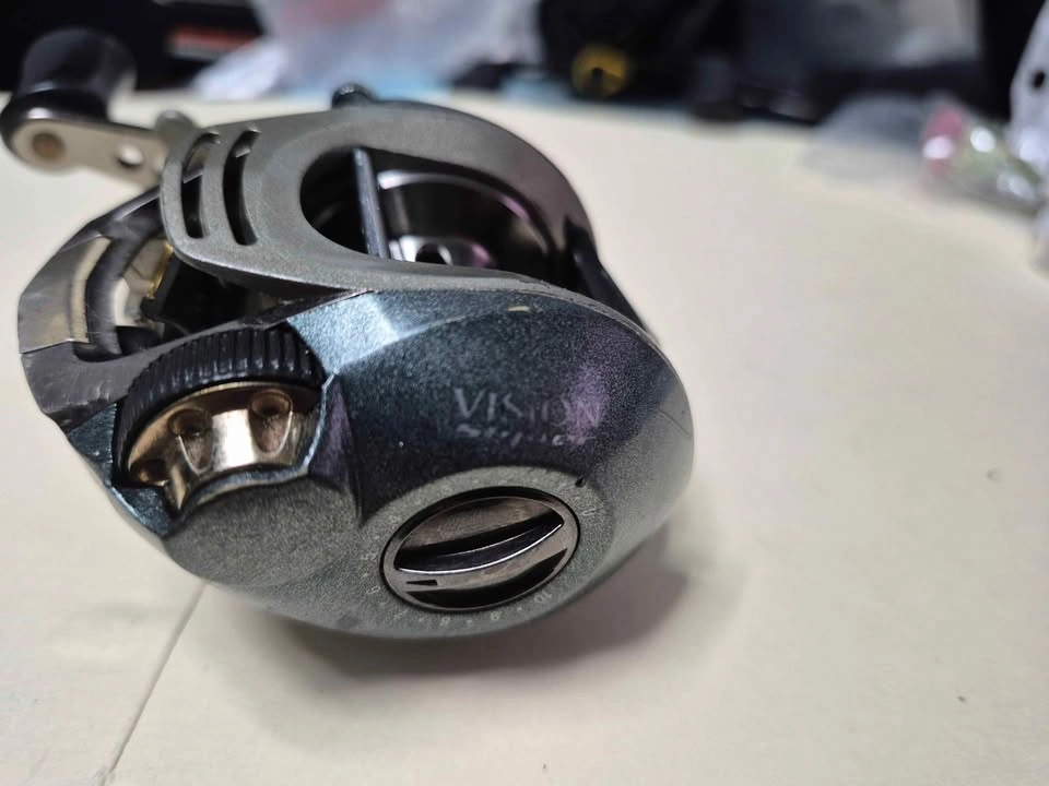 Pinnacle Vision baitcaster fishing reel - photo 3