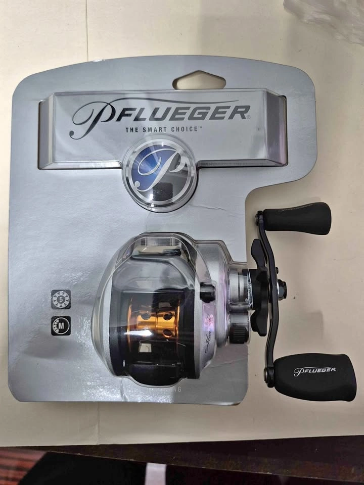 Pflueger monarch baitcast reel NEW