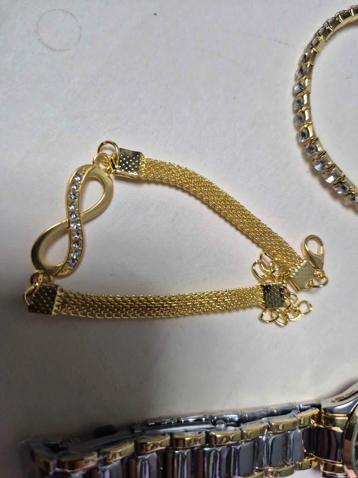 Women's Watch and bracelets - photo 4