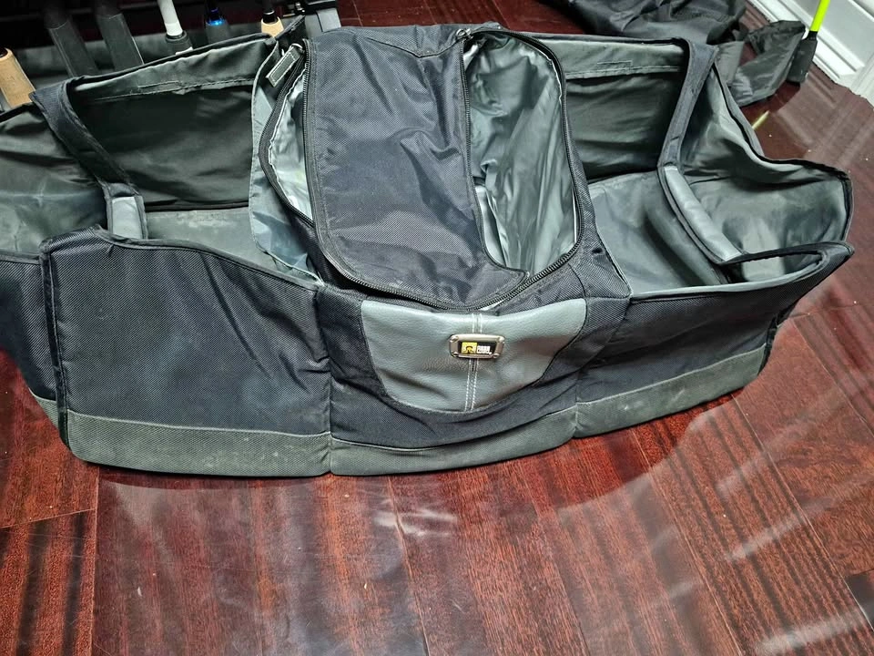 Trunk organizer with cooler compartment