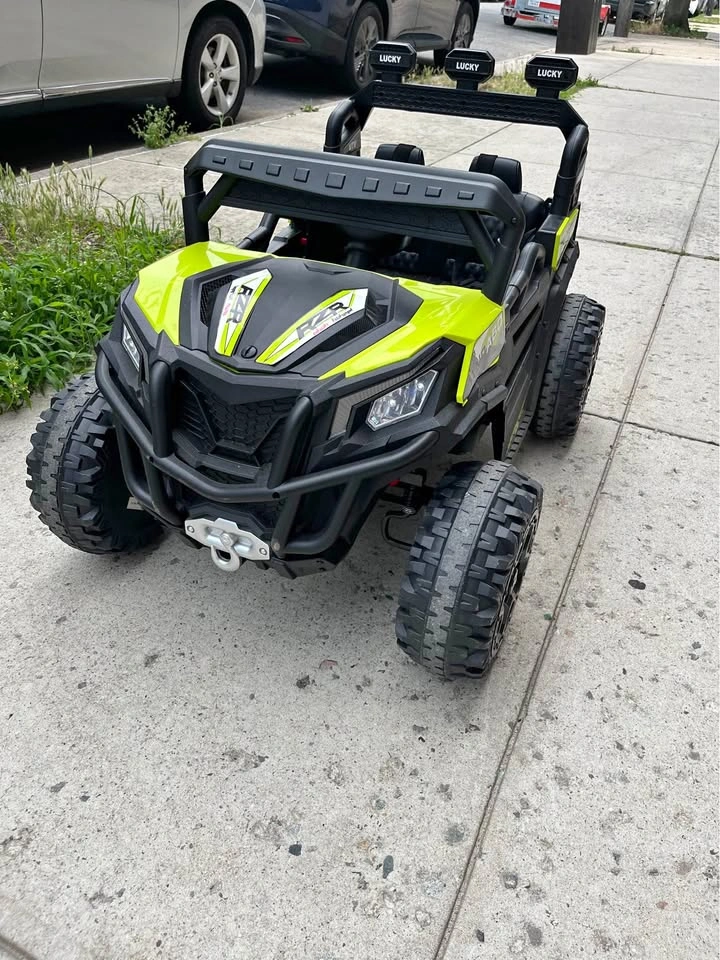 Kids RZR Jeep-Style Ride-On Car – Remote Control & Charger