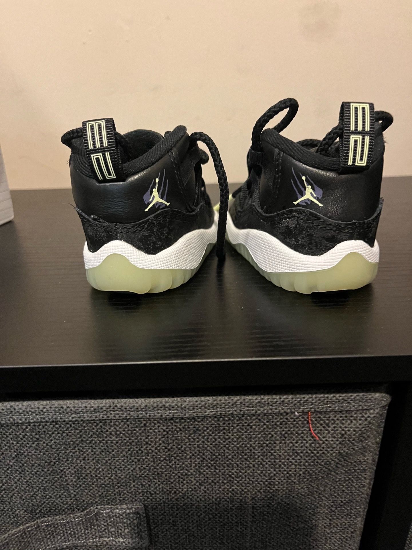 Jordan 11 retro (td) (glow in the dark) - photo 3