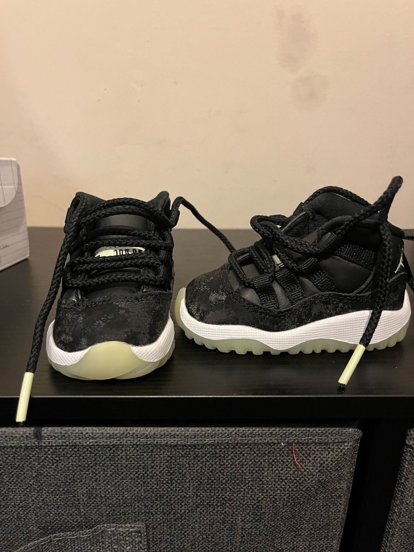 Jordan 11 retro (td) (glow in the dark) - photo 4