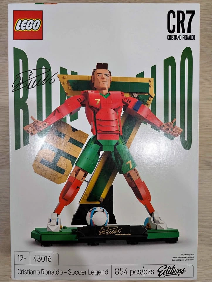 LEGO 43016 Cristiano Ronaldo – Soccer Legend