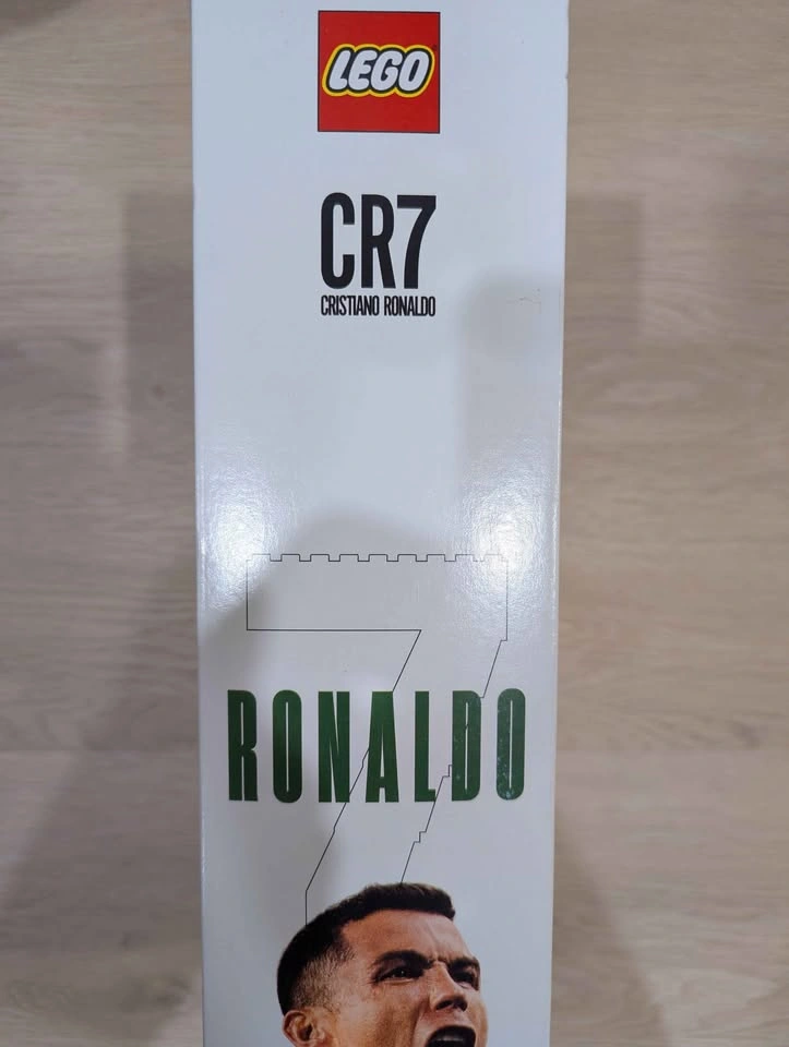 LEGO 43016 Cristiano Ronaldo – Soccer Legend - photo 2