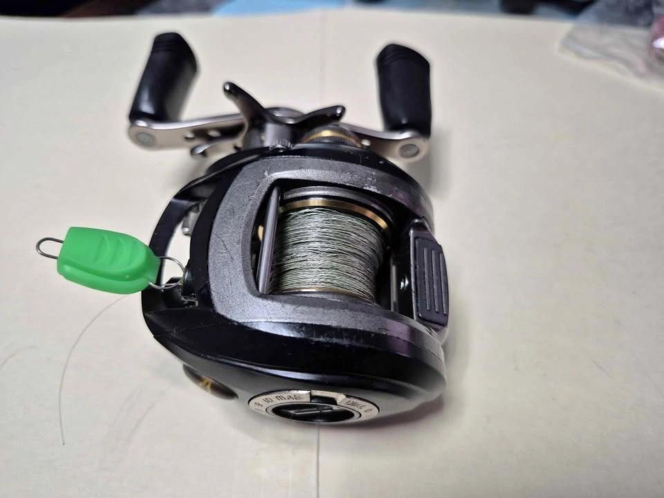 Browning baitcaster fishing reel