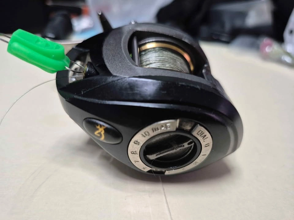Browning baitcaster fishing reel - photo 2
