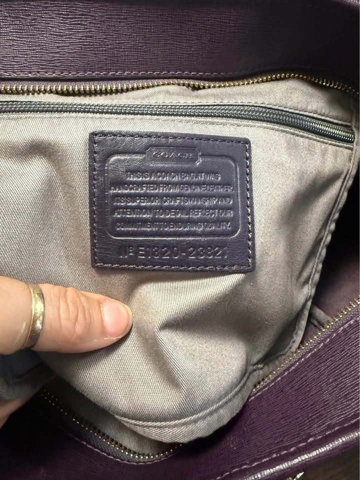COACH CITY TOTE BAG IN EGGPLANT - photo 4