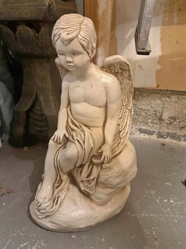 CHERUB GARDEN STATUE