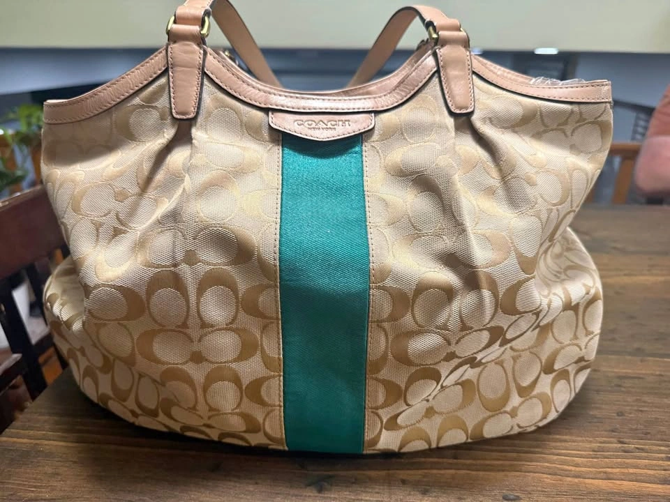 COACH DEVIN TOTE