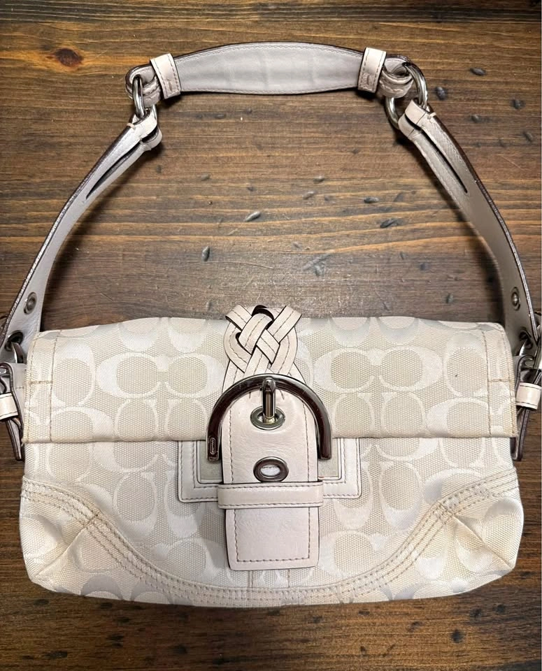 COACH SOHO BAGUETTE PURSE