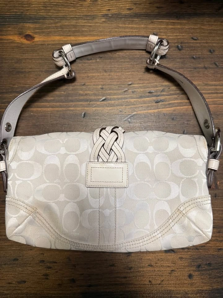 COACH SOHO BAGUETTE PURSE - photo 2