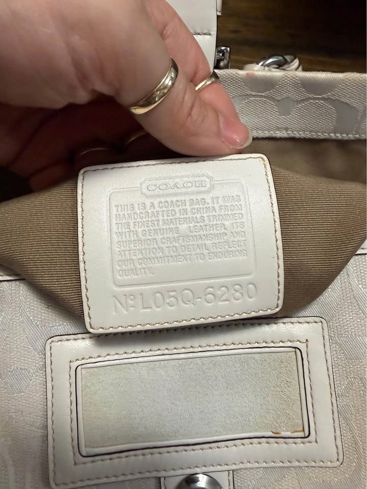 COACH SOHO BAGUETTE PURSE - photo 3