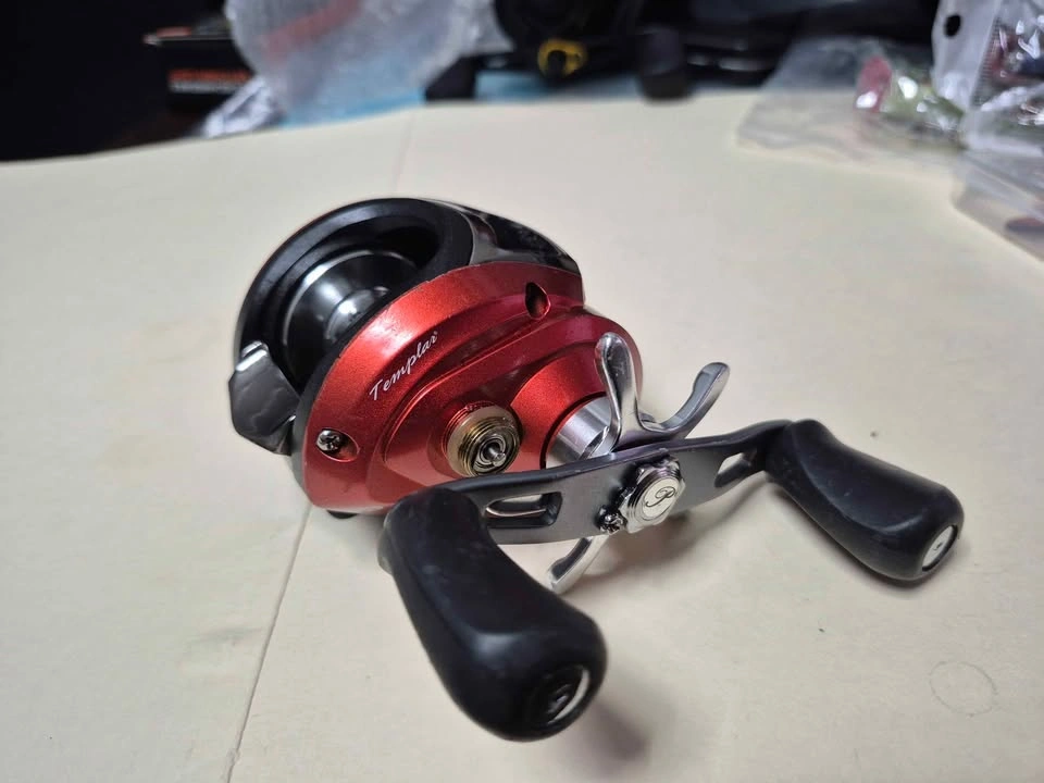 Pflueger Templar baitcaster fishing reel - photo 4
