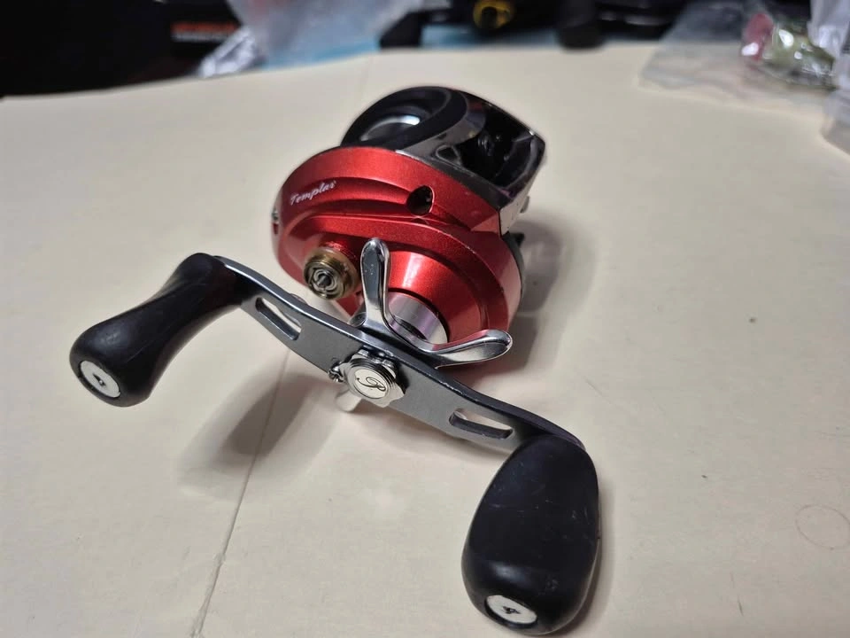 Pflueger Templar baitcaster fishing reel - photo 5