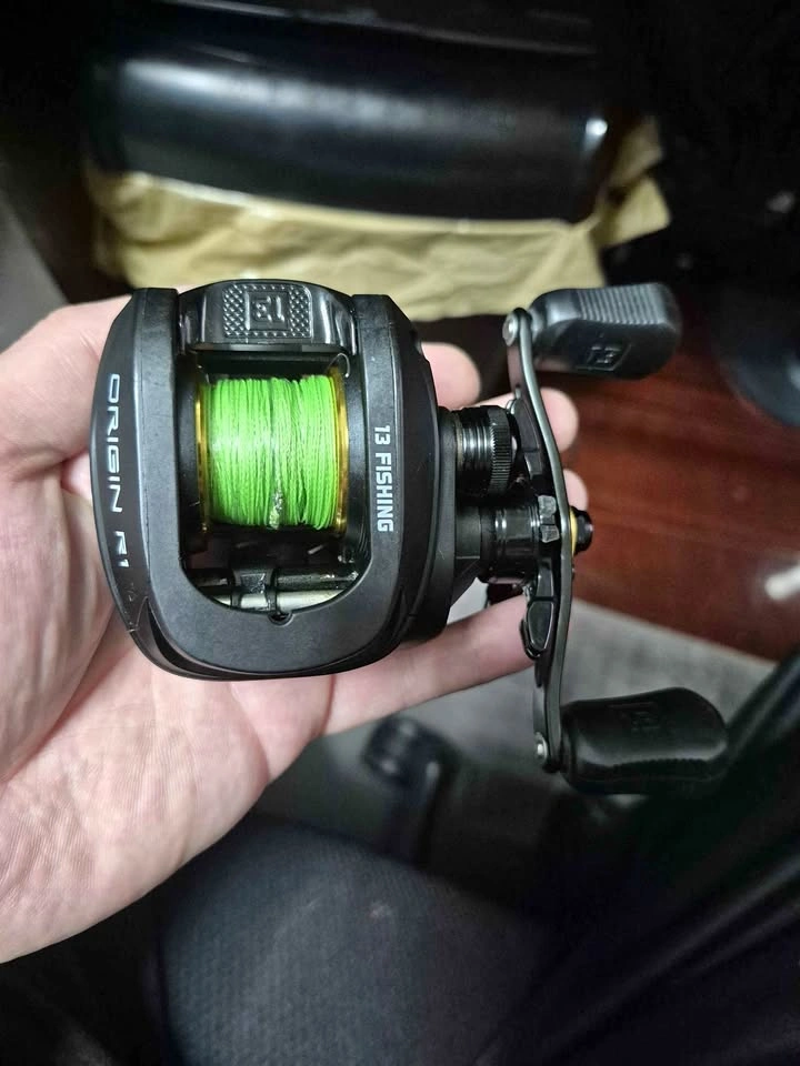 13 fishing Origin r1 baitcaster fishing reel black