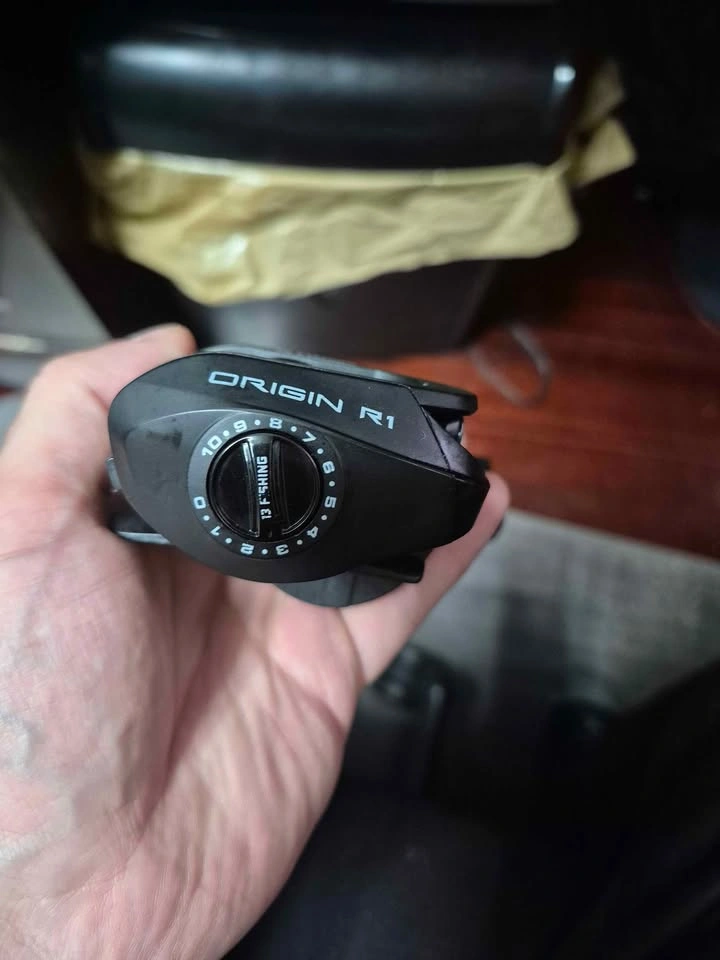13 fishing Origin r1 baitcaster fishing reel black - photo 2