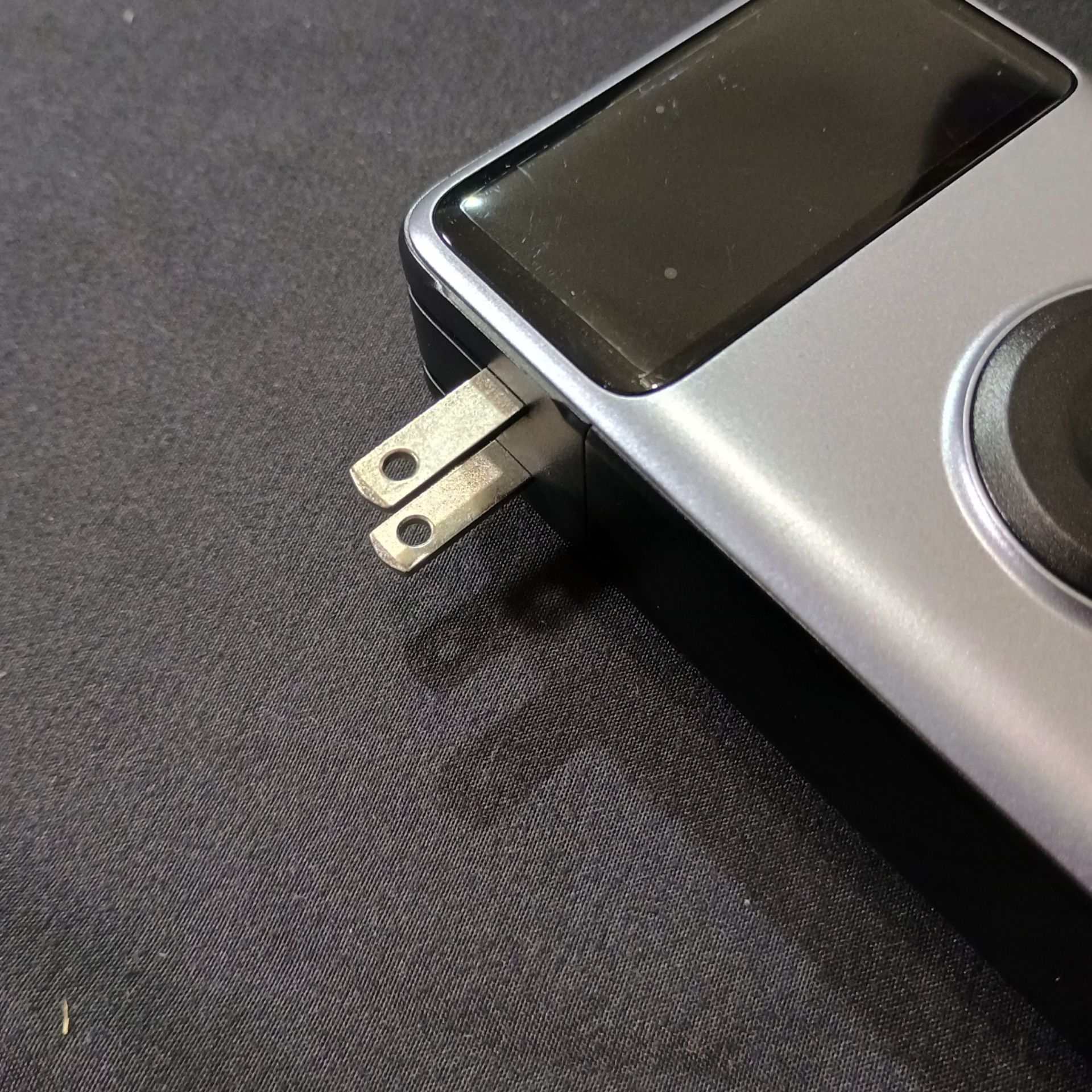 Power Bank with built in wall plug and cable 10800 mAh - photo 3