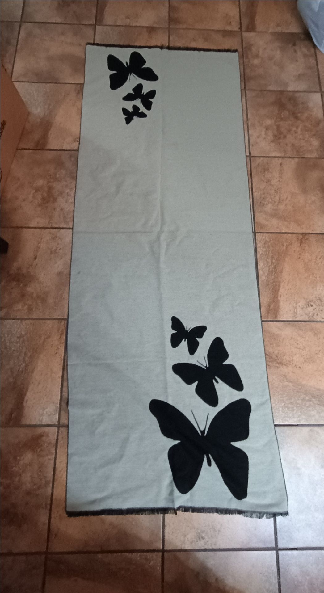 Reversible butterfly shawl/scarf - photo 2