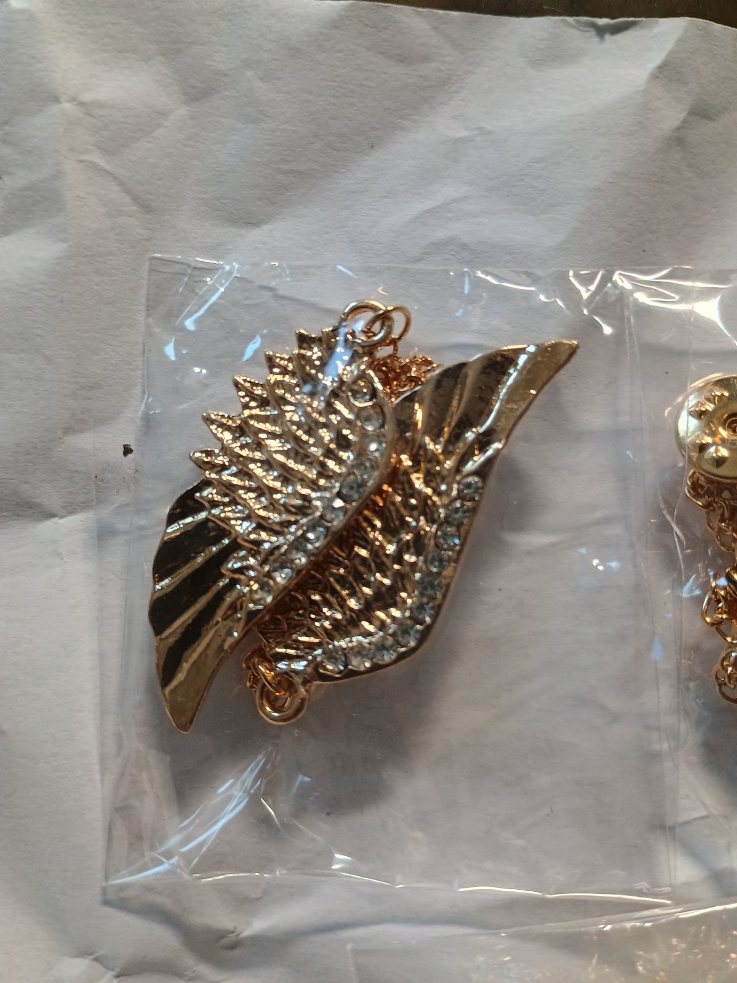 Set of 3 Gold Toned Lapel Pins - photo 3