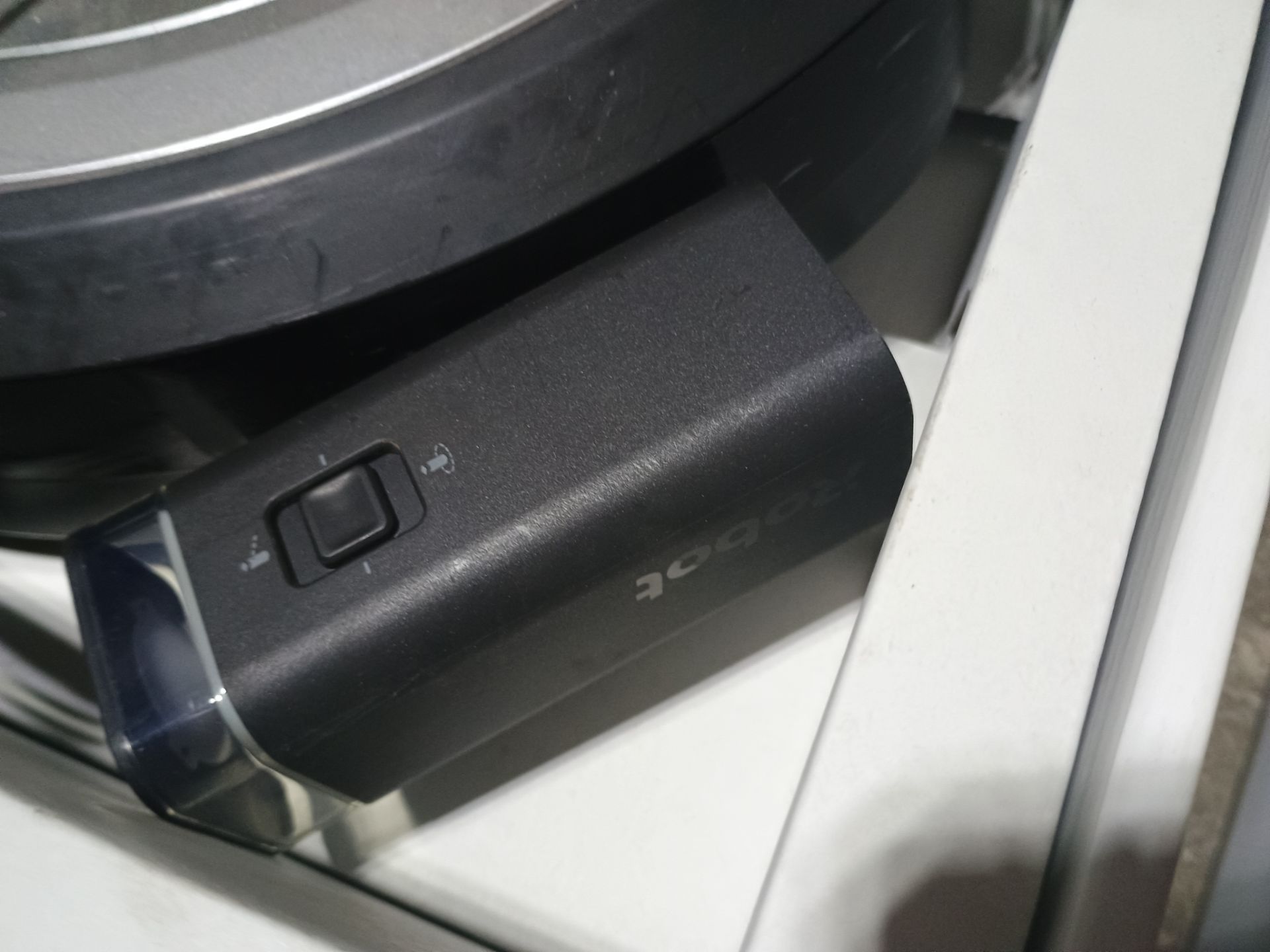Roomba iRobot 690 Vacuum Robot Cleaner with Accessories - photo 3