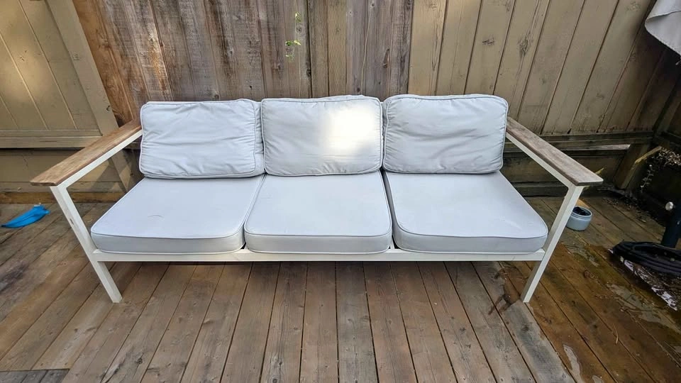 MUST GO! Zinus 3 seater outdoor/patio sofa w/ waterproof cover