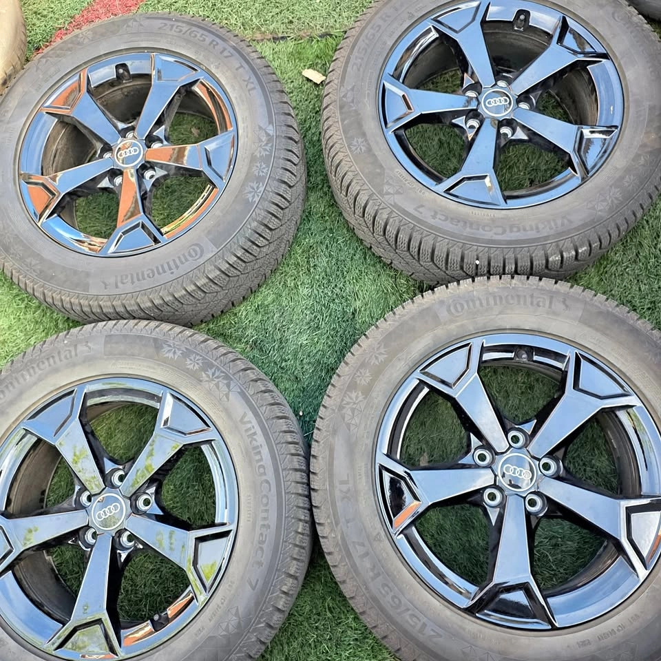 215/65/17 Continental Winter Tires with Audi OEM Rims 5x112