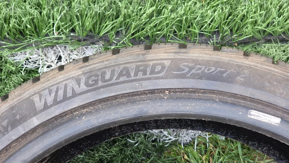 255/35/19 and 225/40/19 Nexen winter tires 90% tread - photo 3