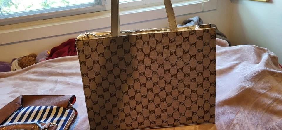 bebe Monogram Bag - photo 3