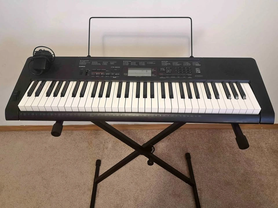 CASIO Portable Electronic Keyboard CTK-3200 - Bundle
