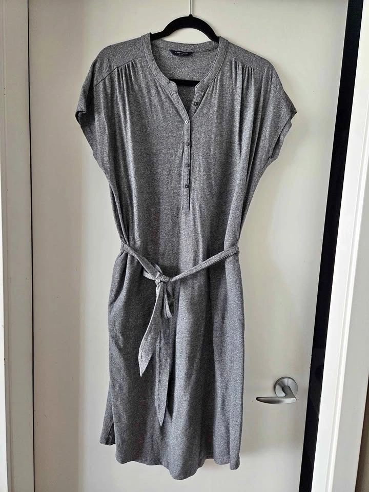 Denver Hayes Grey Short Sleeve Belted Dress