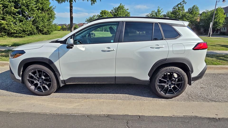 2024 Toyota Corolla Cross LE