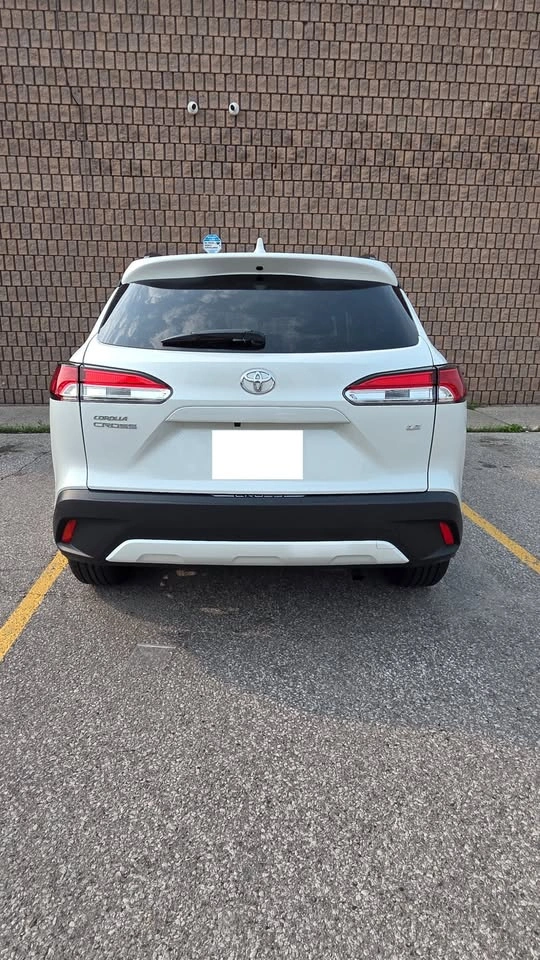 2024 Toyota Corolla Cross LE - photo 4