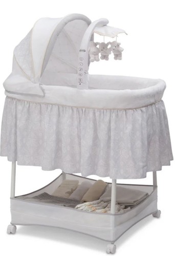 Simmons Kids Gliding Deluxe Bassinet. Excellent condition!