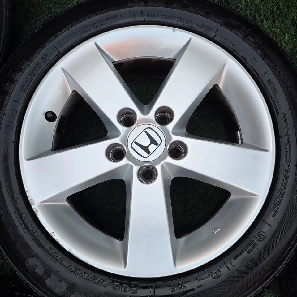205/55/16 All Season Tires 80% Tread with Honda Alloy Rims - photo 5